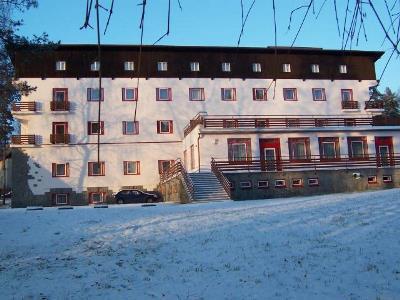 Hotel Manes Svratka Eksteriør bilde